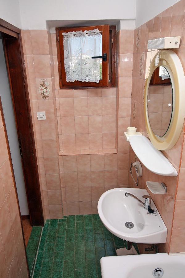 Apartment Supetarska Draga - Donja 5030A Exterior foto